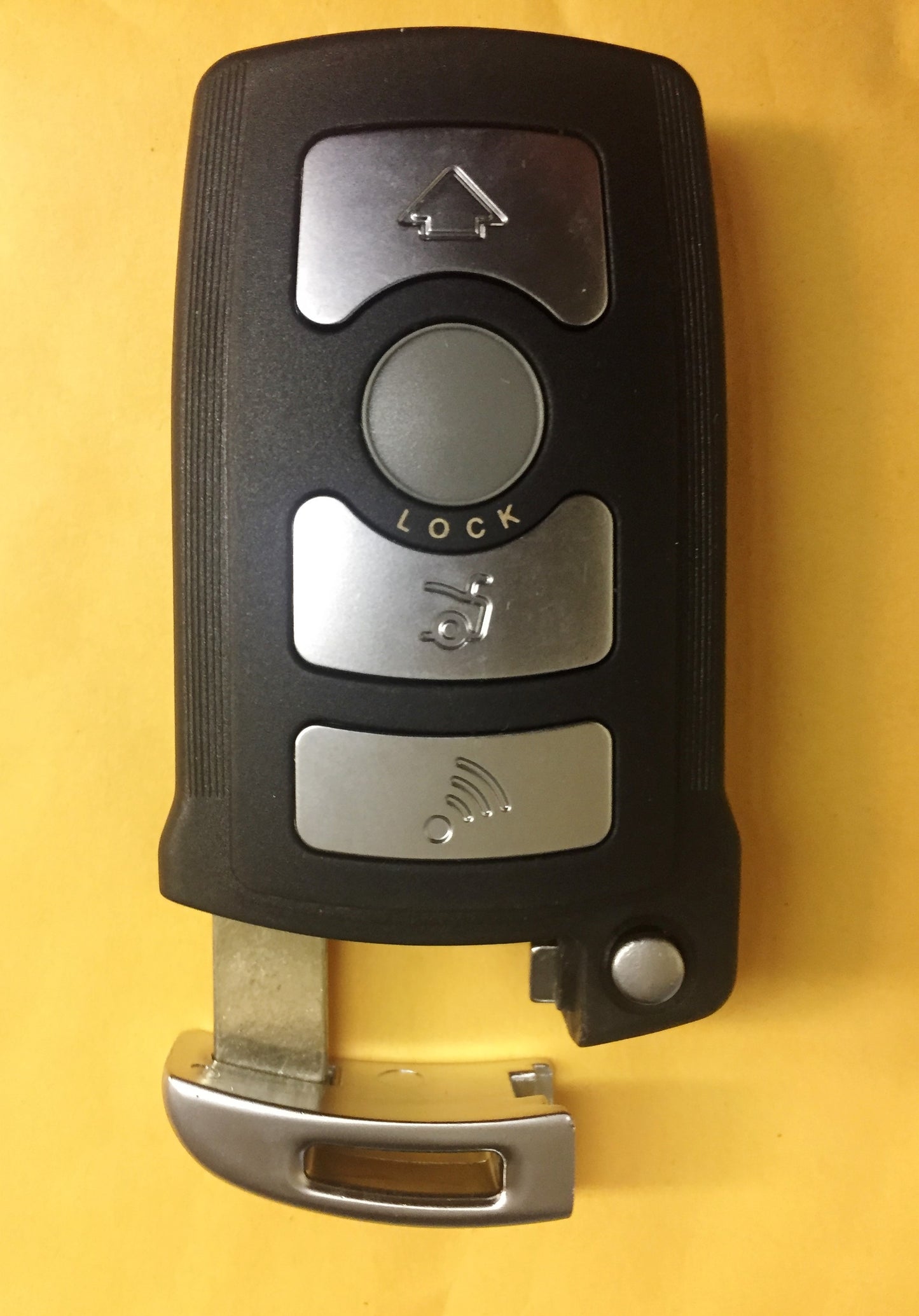 BMW 2002-2008 7 Series 3 Button Remote w/ Key - ZIPPY LOCKSHOP